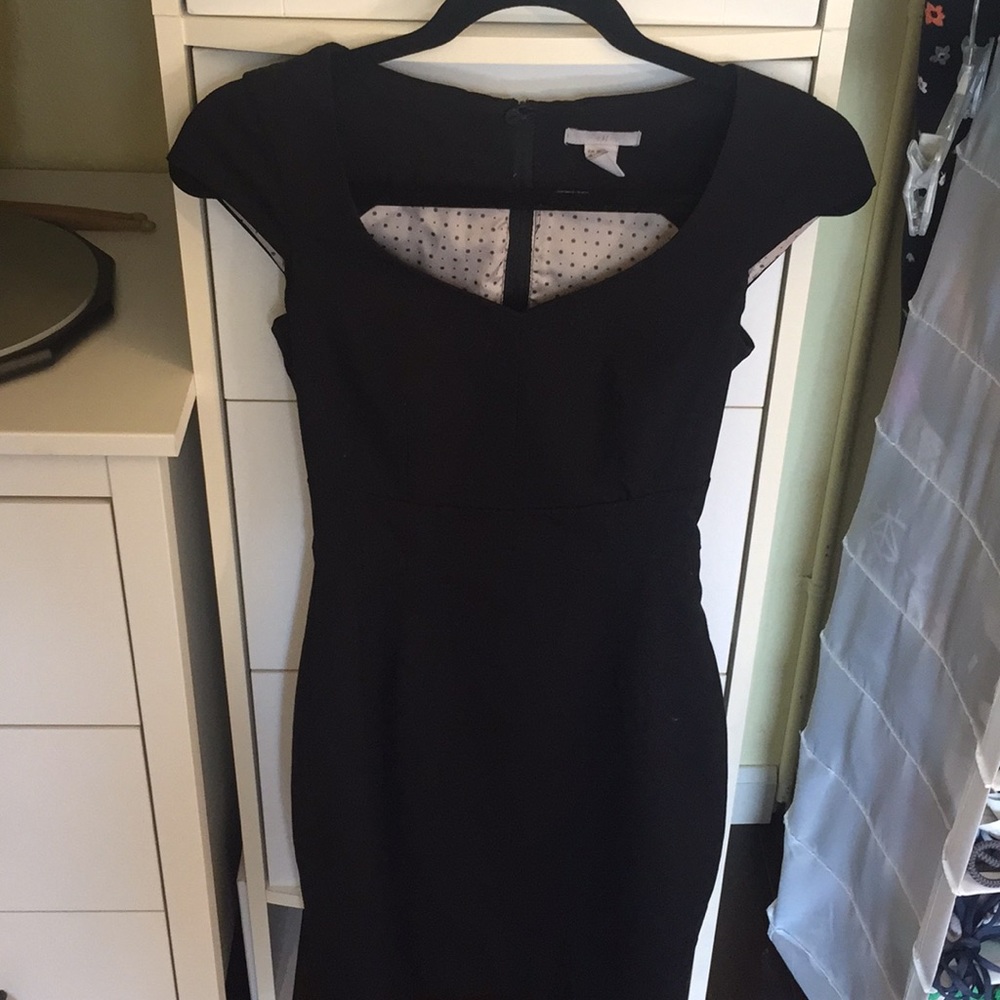 Black bodycon dress
